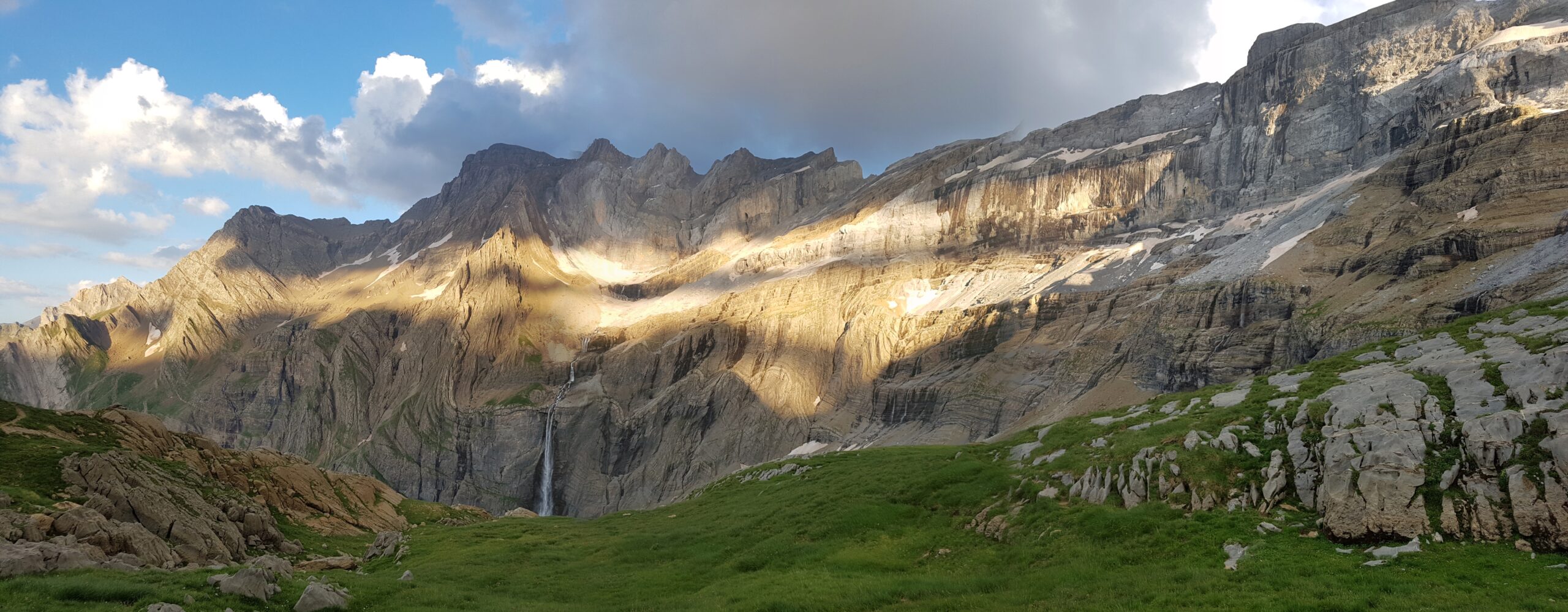 You are currently viewing Tour du Mont Perdu et Faja de las Flores