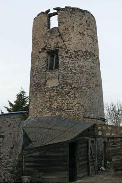 Une image contenant bâtiment, ciel, extérieur, brique
Description générée automatiquement